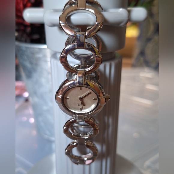 Quartz Silver Chain Link Watch with Extender - Picture 3 of 10